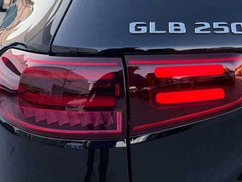 New 2026 Mercedes-Benz GLB 250 image 9