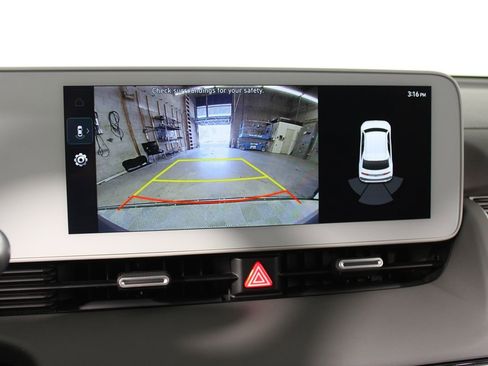 Used 2024 Hyundai Ioniq 5 SE image 19