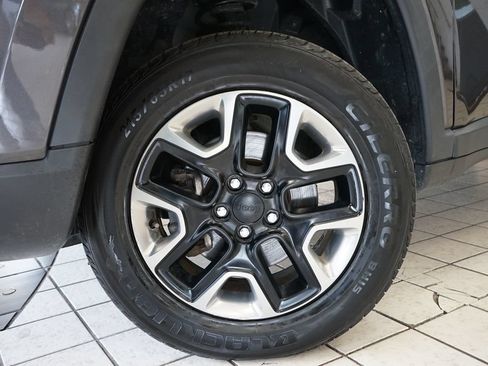Used 2018 Jeep Compass Trailhawk w/ Leather Interior Group AWD/4WD image 49