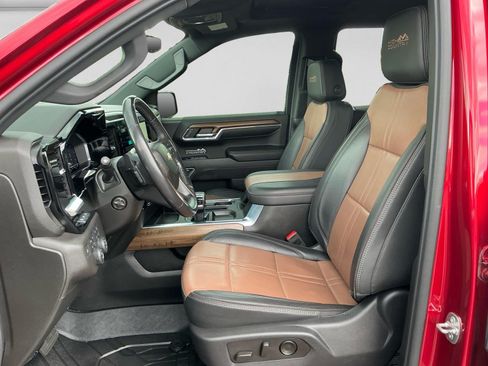 Used 2023 Chevrolet Silverado 1500 High Country w/ High Country Premium Package AWD/4WD image 10