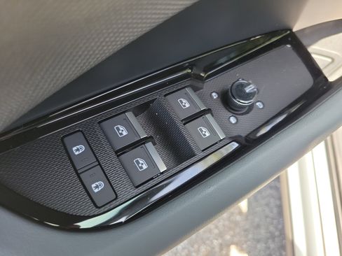 New 2026 Audi Q3 quattro 2.0T AWD/4WD image 17