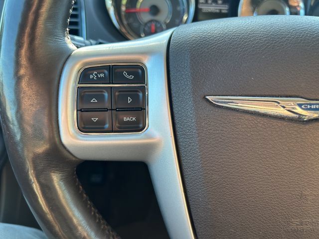 Used 2015 Chrysler Town & Country Touring-L w/ Driver Convenience Group FWD image 29