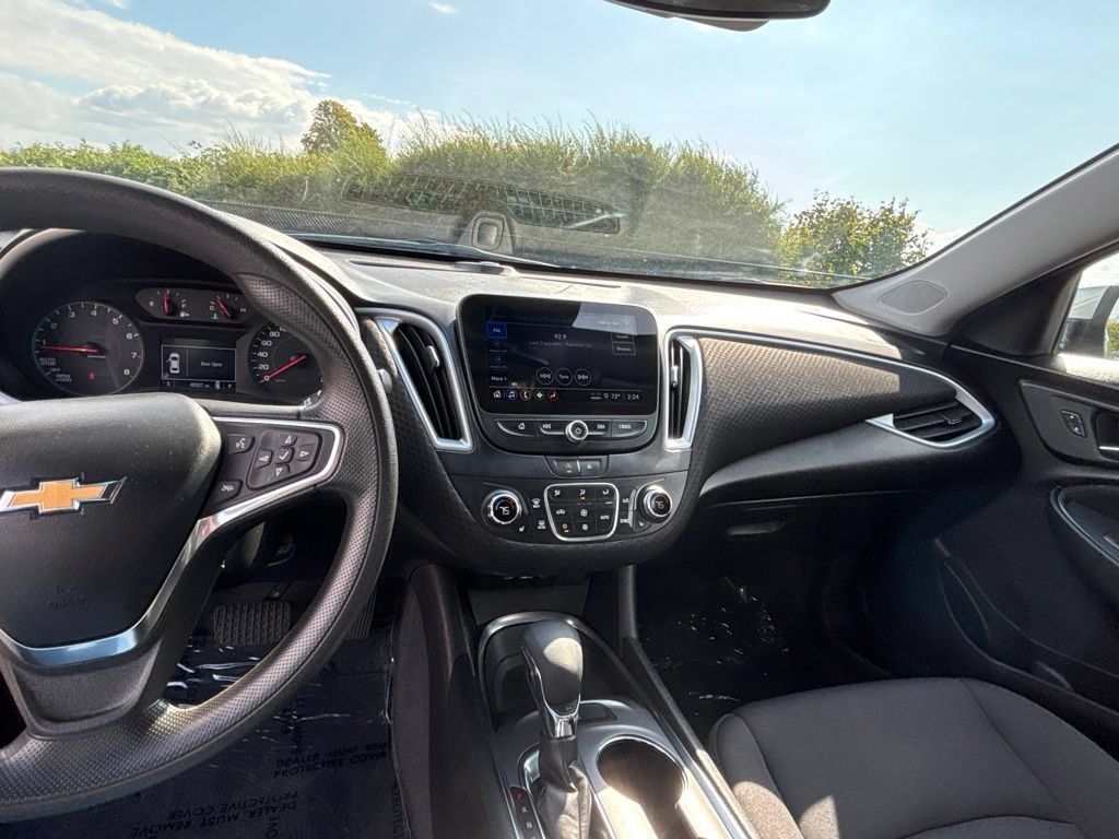 Used 2023 Chevrolet Malibu LT FWD image 26
