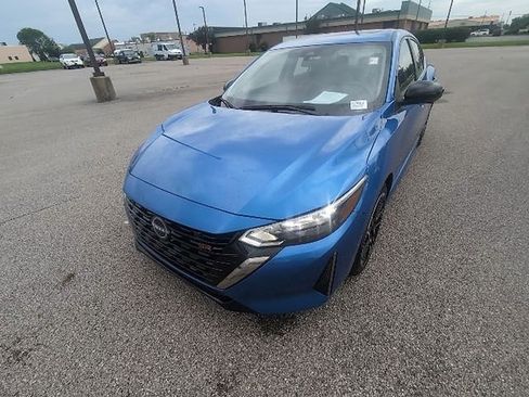 Used 2025 Nissan Sentra SR w/ SR Premium Package FWD image 14