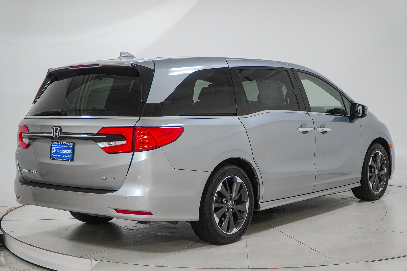 Used 2024 Honda Odyssey Elite image 13