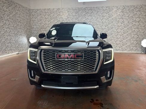 Used 2021 GMC Yukon Denali w/ Denali Ultimate Package AWD/4WD image 2