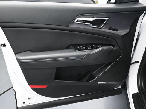 Used 2023 Kia Sportage SX image 13