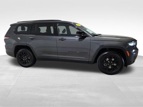 Certified 2024 Jeep Grand Cherokee L Altitude image 25