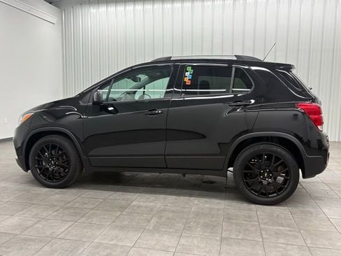 Used 2022 Chevrolet Trax LT w/ Driver Confidence Package FWD image 6