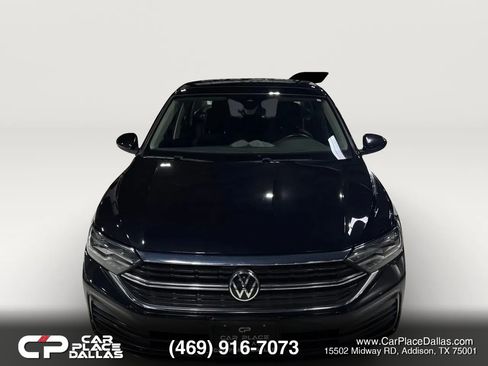 Used 2022 Volkswagen Jetta SE FWD image 2