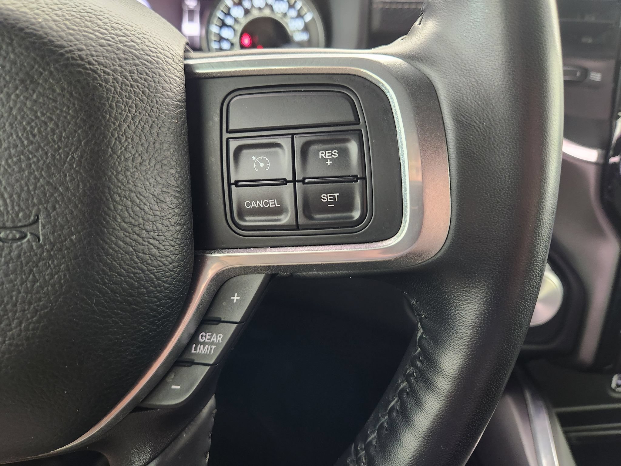 Used 2022 RAM 2500 Laramie w/ Night Edition AWD/4WD image 29
