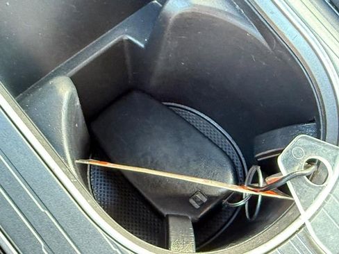 Used 2023 Toyota Sienna XSE image 31