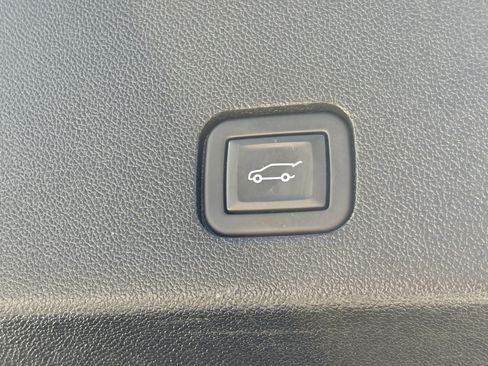 Certified 2024 Cadillac XT6 Luxury image 11