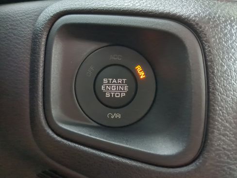 Used 2025 Jeep Wrangler Unlimited Sport AWD/4WD image 25