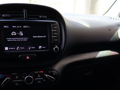 Used 2022 Kia Soul LX w/ Technology Package FWD image 43