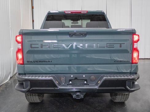 New 2026 Chevrolet Silverado 1500 Custom Trail Boss w/ LPO, Dark Essentials Package image 3