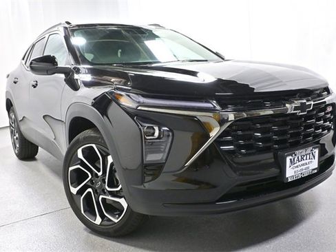 New 2026 Chevrolet Trax RS w/ Driver Confidence Package image 2