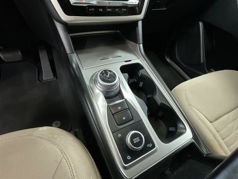 Used 2020 Ford Explorer XLT w/ Class III Trailer Tow Package image 14