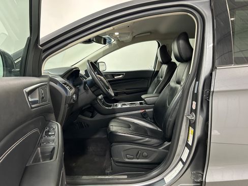 Used 2022 Ford Edge Titanium AWD/4WD image 4