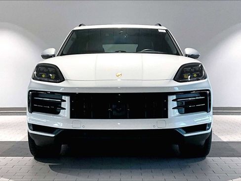 Used 2025 Porsche Cayenne S image 13