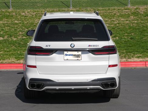 Used 2025 BMW X7 M60i image 8
