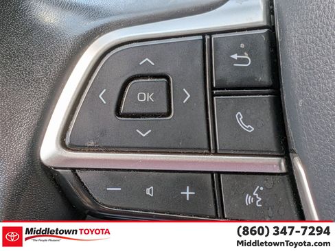 Certified 2024 Toyota Highlander XLE image 19