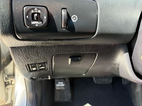 Used 2004 Lexus ES 330 image 16