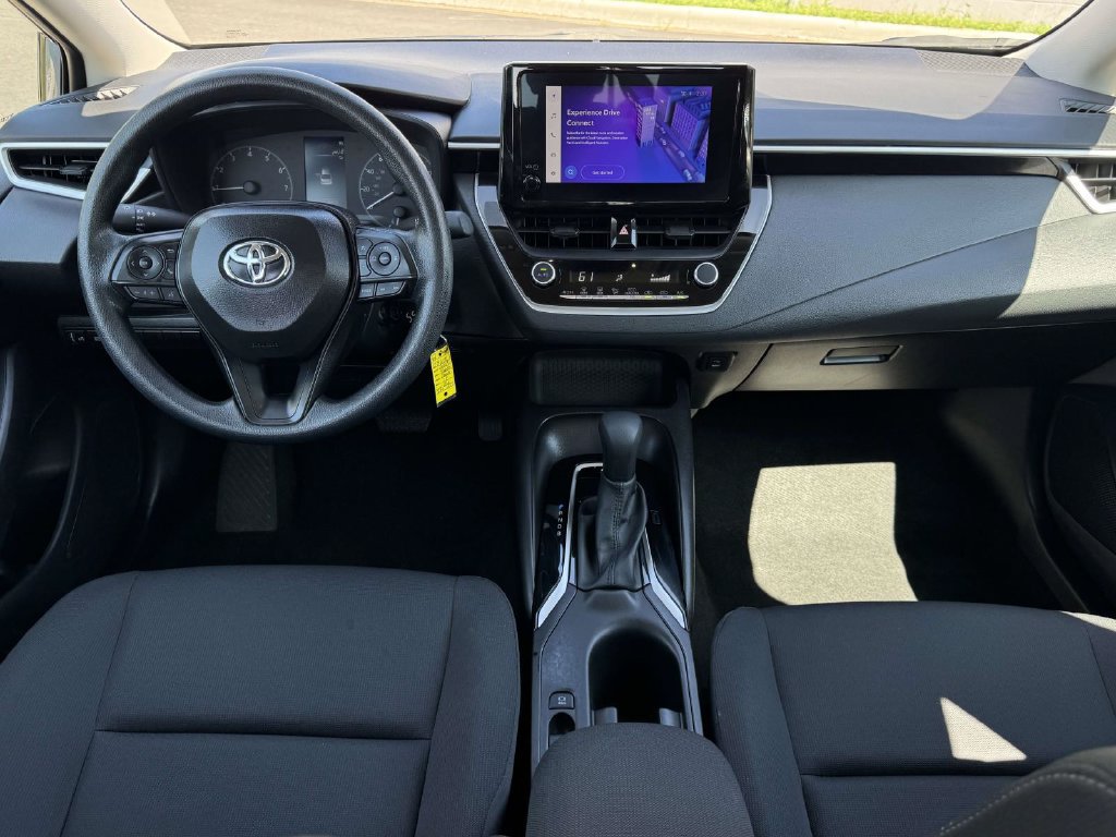 Used 2025 Toyota Corolla LE FWD image 2