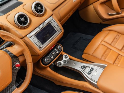 Used 2010 Ferrari California image 29