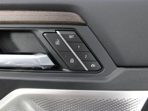 New 2026 GMC Acadia Denali Ultimate w/ LPO, All-Weather Package AWD/4WD image 17