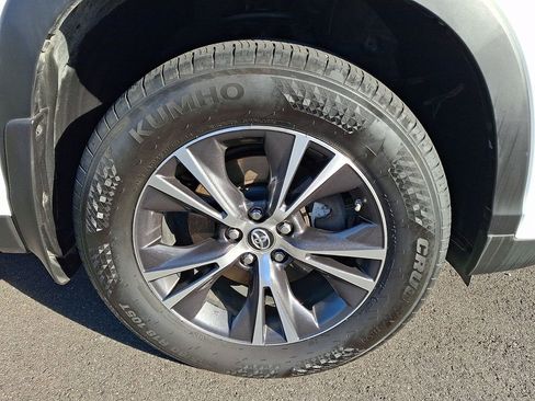 Used 2019 Toyota Highlander LE image 8