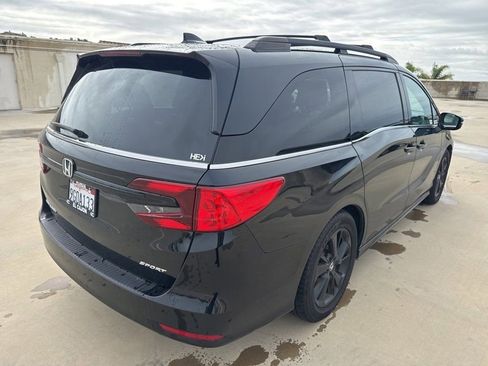 Used 2023 Honda Odyssey Sport image 3