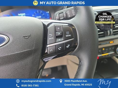 Used 2022 Ford Escape SEL w/ Technology Package image 16