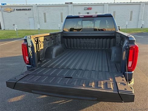 Used 2021 GMC Sierra 1500 SLT w/ SLT Premium Plus Package image 19