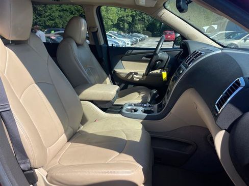 Used 2011 GMC Acadia SLT FWD image 14