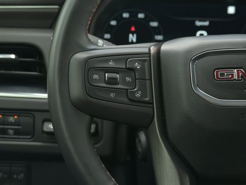 Used 2023 GMC Yukon AT4 w/ AT4 Premium Package AWD/4WD image 24