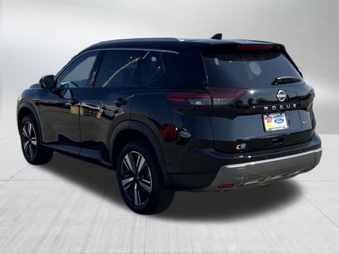 Used 2024 Nissan Rogue SL image 5