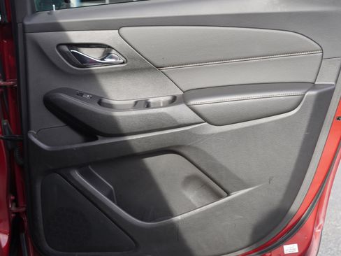 Used 2020 Chevrolet Traverse LT w/ LT Premium Package image 22