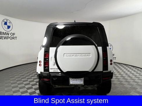 Used 2024 Land Rover Defender 110 X-Dynamic SE image 10