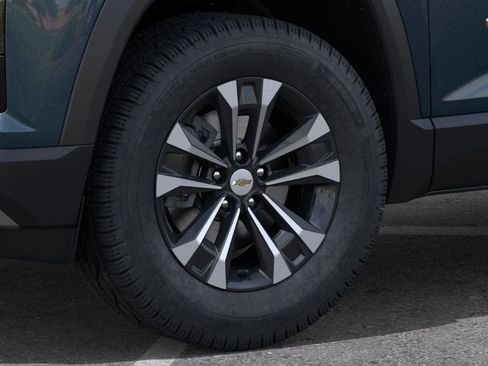 New 2026 Chevrolet Equinox LT w/ Convenience Package II FWD image 9