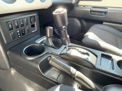 Used 2014 Toyota FJ Cruiser 4WD w/ Upgrade Package image 29