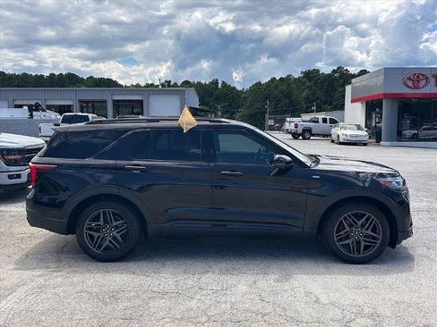 Certified 2025 Ford Explorer ST-Line w/ Premium Package RWD image 2