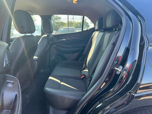 Used 2021 Buick Encore GX Preferred w/ Sport Touring Package FWD image 6