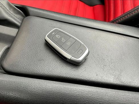 Used 2017 FIAT 124 Spider Abarth image 32