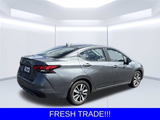 Used 2025 Nissan Versa SV FWD image 4