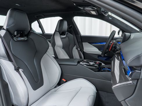 Used 2026 BMW M5 w/ Carbon Package image 23