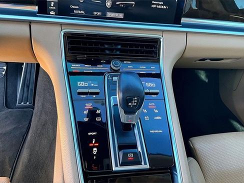 Used 2017 Porsche Panamera 4S image 24