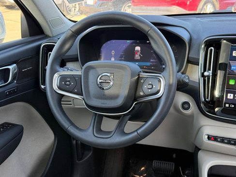Used 2023 Volvo XC40 B5 Ultimate w/ Protection Package Premier image 13