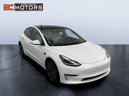 Used 2022 Tesla Model 3 Long Range AWD/4WD image 7