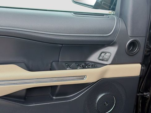Used 2024 Ford Expedition Max Limited RWD image 15